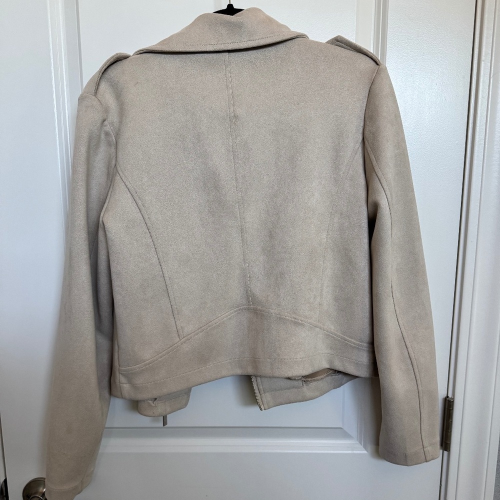 Moto Style Cropped Jacket - Picture 3 of 4